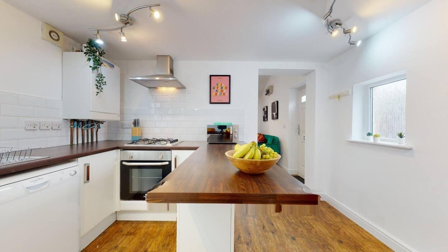 Cosy Cardiff Apartment And Patio Esterno foto