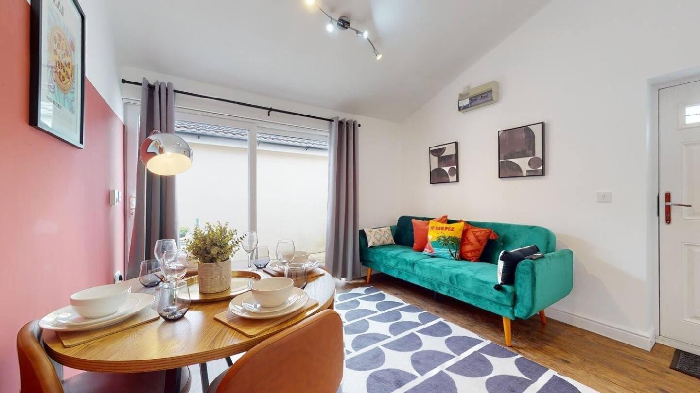 Cosy Cardiff Apartment And Patio Esterno foto