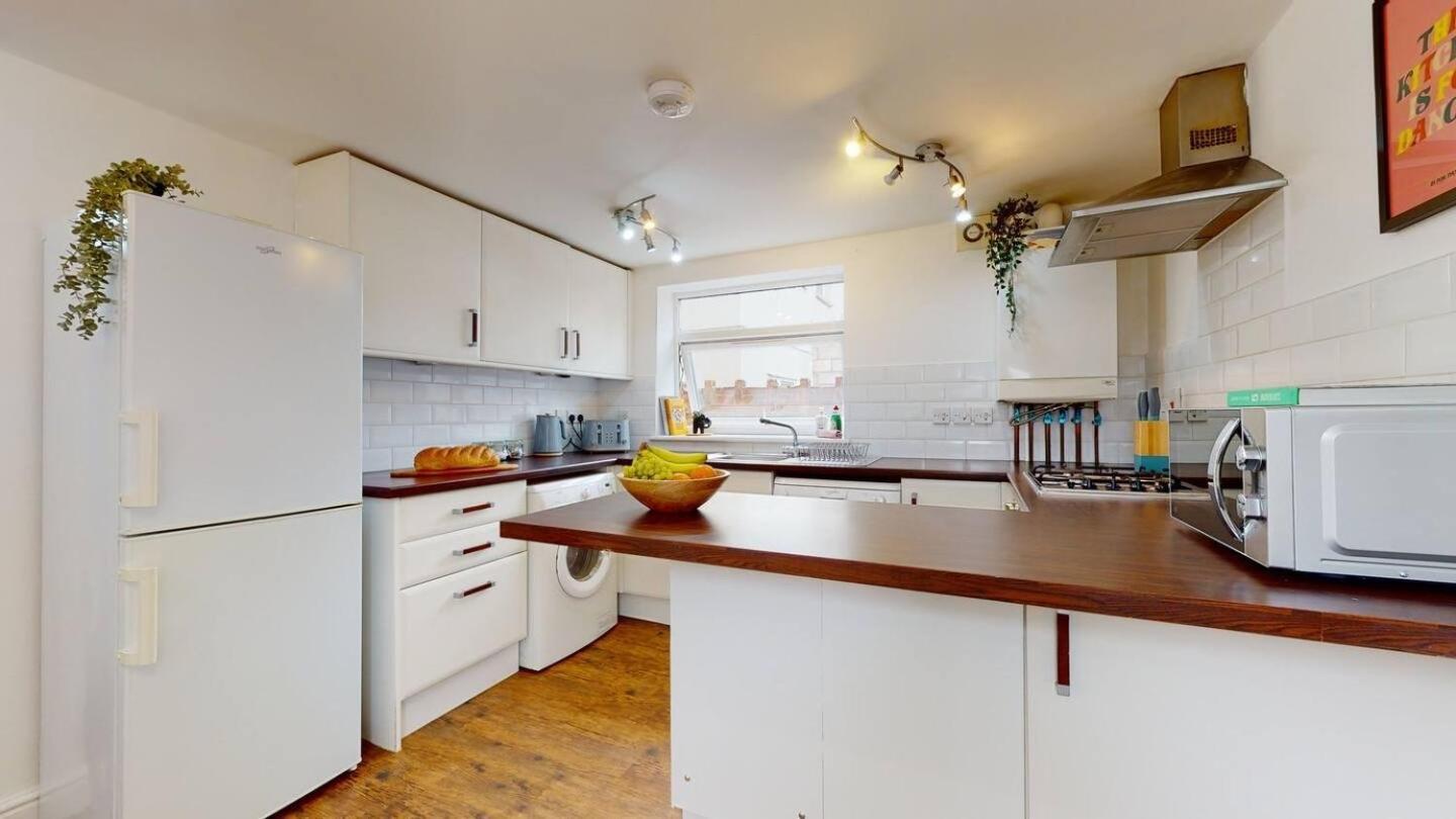 Cosy Cardiff Apartment And Patio Esterno foto