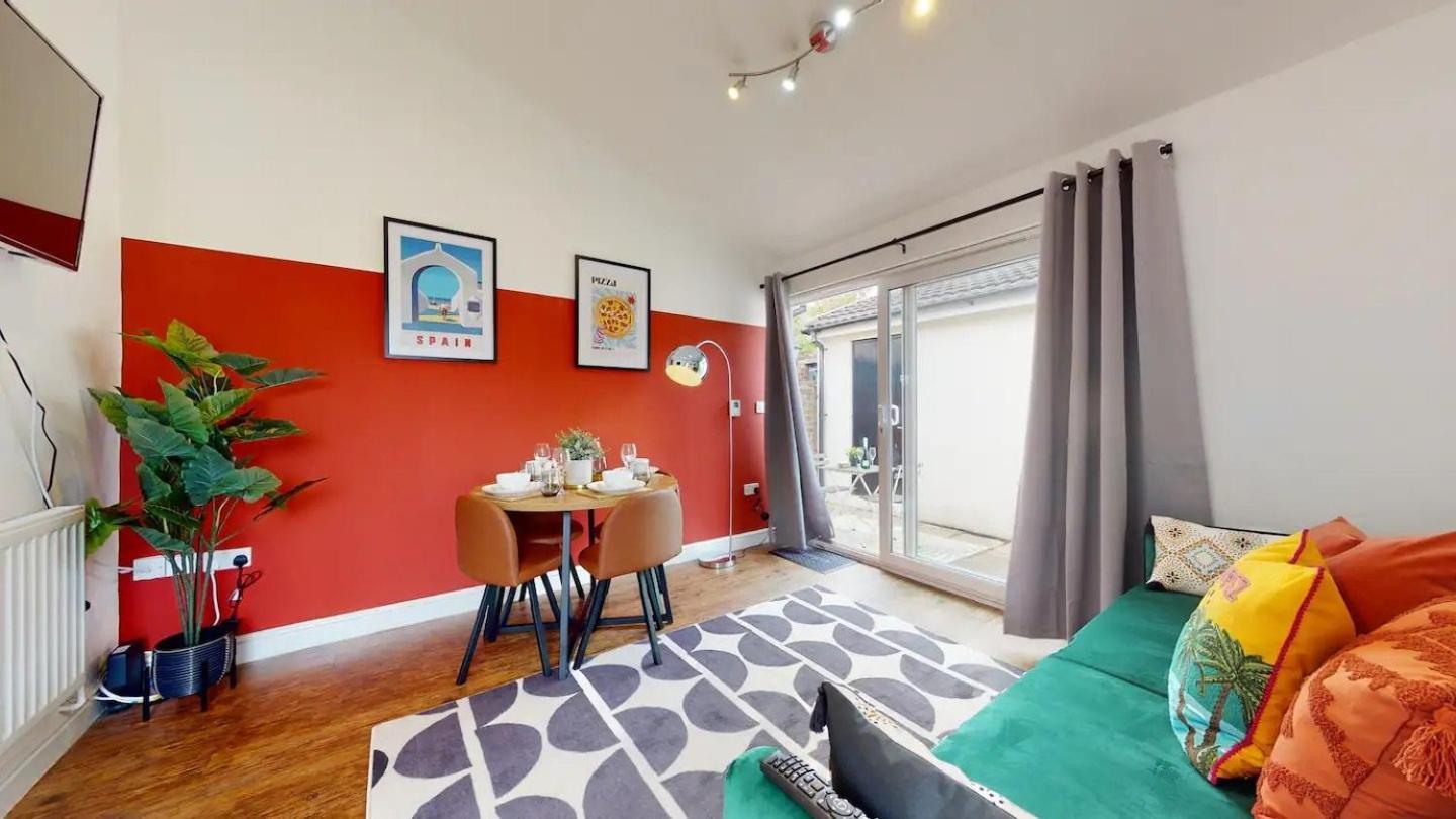Cosy Cardiff Apartment And Patio Esterno foto